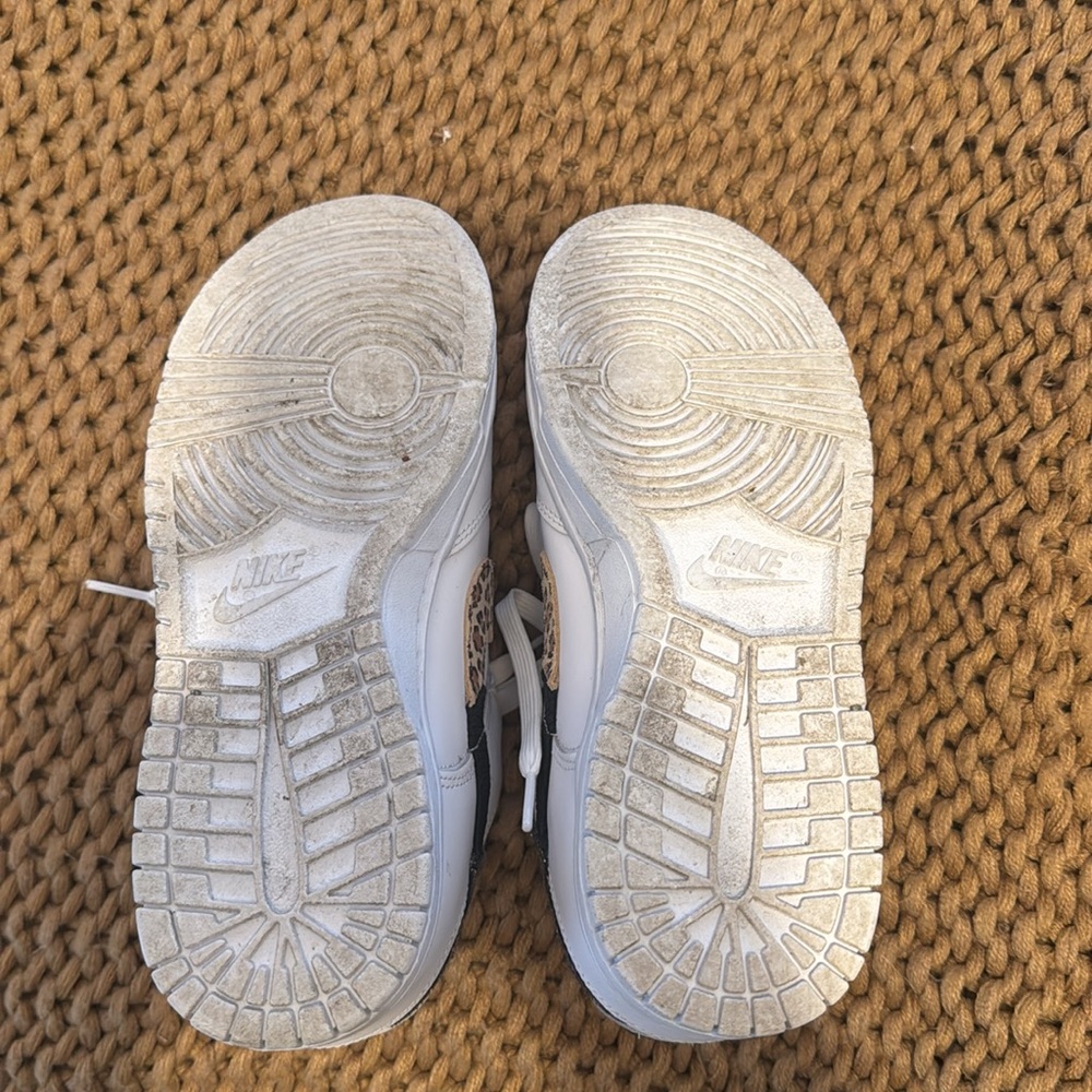 Nike Dunks - Picture 4 of 4